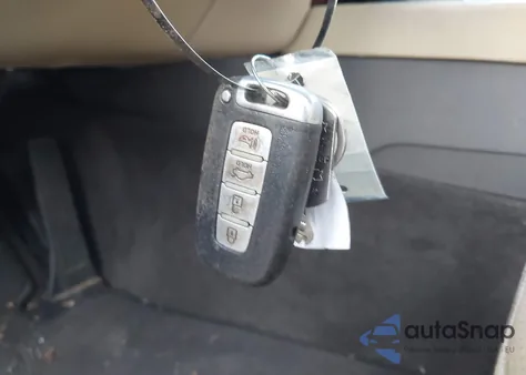 2012 Hyundai Genesis 3.8 z USA, uszkodzony, nr VIN KMHGC4DD2CU196817